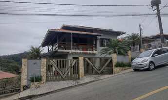 Imagem: Casa com 3 Quartos Sendo 1 Suite no Bairro