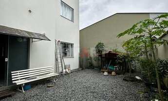 Imagem 7: Apartamento com 2 quartos e ampla área externa e na frente