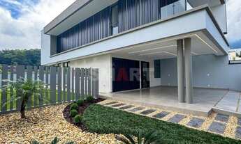 Imagem: Casa Alto Padrão com 3 Suítes no bairro