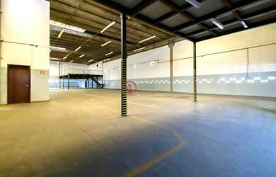 Imagem 5: Armazém Comercial, 2000M² de Área Construída, 3000M² de Área Total