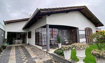 Imagem: Casa com 4 Quartos à Venda em Três Rios