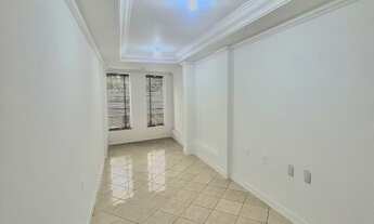 Imagem 3: Ampla Sala | Av dos Estados | Piso superios | 3 Banheiros | Cozinha | Anual