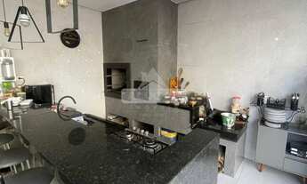 Imagem: Casa à Venda na 1007 Sul - Sobrado c/ Área