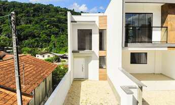 Imagem: Sobrado com 2 Suítes e 2 Vagas na Água