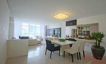 Imagem 3: Vista parcial do Mar - Com pele de vidro na sala, área de lazer completa