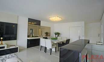 Imagem 6: Vista parcial do Mar - Com pele de vidro na sala, área de lazer completa