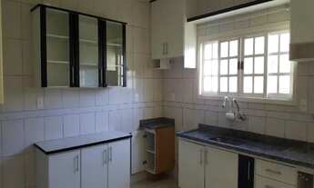 Imagem 8: Maravilhosa casa isolada no Condomínio Parque Paulistano, amplo terreno com jardim na fren