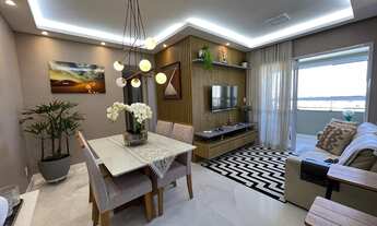 Imagem: Felicitá Farol, na Farolândia, ao lado