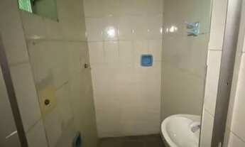 Imagem 5: Casa Edificada com uma casa Térrea e Três Apartamentos