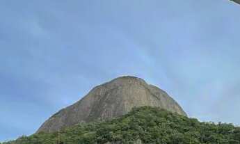 Imagem 7: TOTAL INFRAESTRUTURA COM VISTA PARA O MORRO DOIS IRMÃOS
