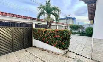 Imagem 3: Casa para venda possui 204 metros quadrados com 5 quartos em Chácara Inglesa - São Paulo