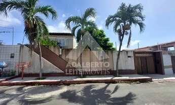 Imagem: CASA COM GARAGEM E PISCINA PARA LOCAÇÃO