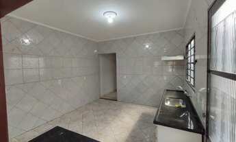 Imagem 3: CASA A VENDA NA RIBEIRA!! PX: Rua Léllis Piedade