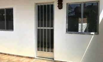 Imagem 3: Excelente conjugado com área nos fundos e varanda no melhor ponto de Sepetiba