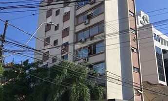 Imagem 2: Apartamento de três dormitórios no bairro Farroupilha, junto ao parque da Redenção em Port