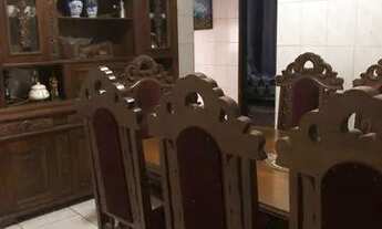 Imagem: Casa Edificada com uma casa Térrea e Três