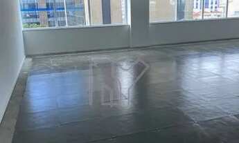 Imagem 4: Edifício Corporativo Sustentável com Especificações Técnicas Elevadas e Classificação Buil