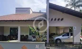 Imagem: Casa à venda no bairro Centro - Guaramirim/SC