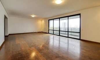 Imagem 2: Clássico apartamento no Chácara Santa Elena, Alto da Boa Vista, 4 quartos, 300 m²