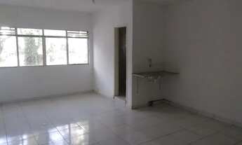 Imagem 5: Sala comercial (sobreloja) janelas para lateral do imóvel, com banheiro, valor negociável