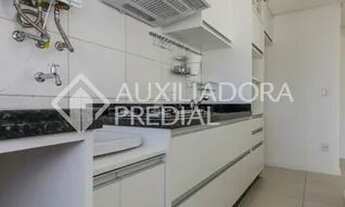 Imagem 7: PORTO ALEGRE - Apartamento Padrão - Partenon