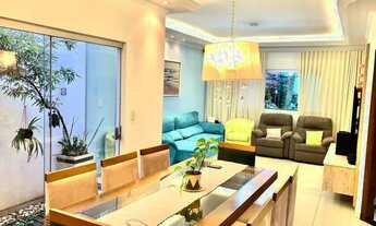 Imagem 3: Casa para venda tem 180 metros quadrados com 3 quartos em Santa Rosa - Uberlândia - MG