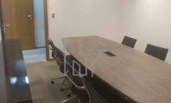 Imagem: Apartamento luxuoso com sala de reunião