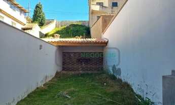 Imagem 3: )(- Casa com 2 quartos área gourmet quintal gramado e duas vagas em Parque Independência