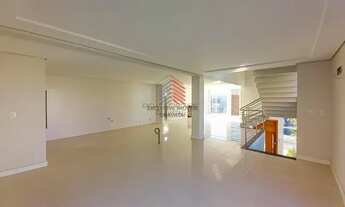 Imagem 3: Casa de condomínio sobrado para aluguel possui 330 metros quadrados com 3 quartos