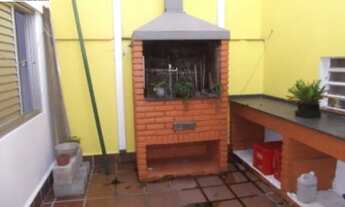 Imagem 3: Sobrado 3 dormitorios, 1 suíte, 2 vagas, 172m². Piso carpete de madeira, armários embutido