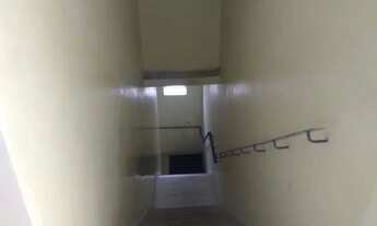 Imagem 2: Sala comercial (sobreloja) janelas para lateral do imóvel, com banheiro, valor negociável