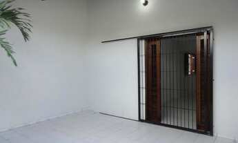 Imagem: Alugar Rápido. Casa com 3 quartos a 50