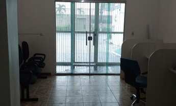 Imagem 6: Prédio comercial ao lado da faculdade Marta falcão