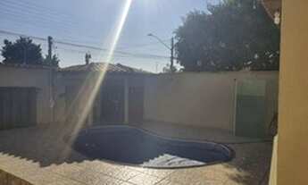 Imagem 5: Casa de 3 Qt sendo uma suíte com piscina aquecida