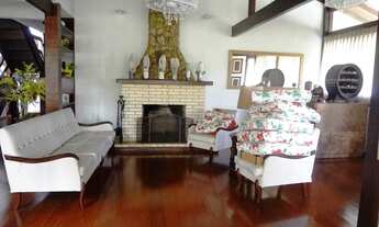 Imagem 4: Casa para venda possui 800 metros quadrados com 4 quartos em Itaipava - Petrópolis - RJ