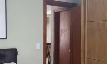 Imagem 2: Apartamento 2 quartos, Cozinha com armários planejado, coifa e ar condicionado