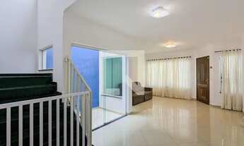 Imagem: Casa à Venda - Assunção, 3 Quartos, 187