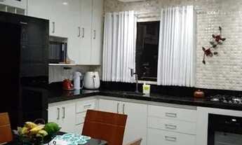 Imagem 4: Sobrado para venda possui 290 metros quadrados com 3 quartos