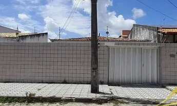 Imagem 2: Casa em Lagoa Nova com 4/4 Sendo 1 Suite + Dependência, 1 Vaga