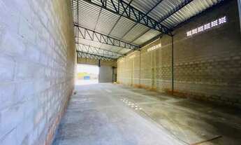 Imagem 3: Vendo galpões novos recém construídos em Bonfinópolis em frente a GO 010