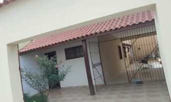 Imagem 3: Casa espaçosa e bem localizada