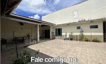 Imagem 2: Casa com Quintal No Parque Dez - Edícula e 3 Quartos - FINANCIA!