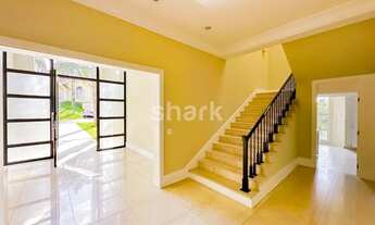 Imagem 2: Casa de condomínio para aluguel tem 843 metros quadrados com 6 quartos