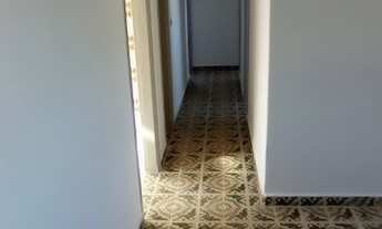 Imagem 2: Centro comercial com 2 salas, apartamento e barracão