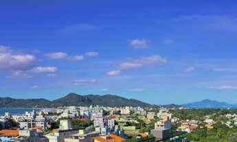 Imagem 3: Lançamento com vista para o Mar de Mariscal, Bombinhas