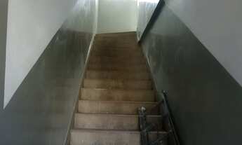 Imagem 4: Centro comercial com 2 salas, apartamento e barracão