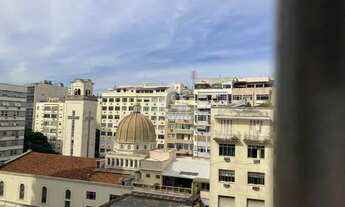 Imagem 5: Em Copacabana: Excelente apartamento com 3 quartos, sendo um suíte, todos com armários emb