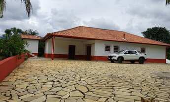 Imagem 2: Sítio com muitas benfeitorias