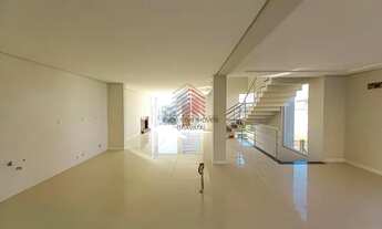 Imagem 4: Casa de condomínio sobrado para aluguel possui 330 metros quadrados com 3 quartos