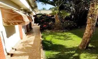 Imagem 2: Pedra de Guaratiba, ampla casa linear com 180m², terreno com 900m², 5 vagas, piscina